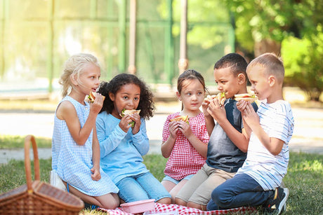 Kids Eating Lunch